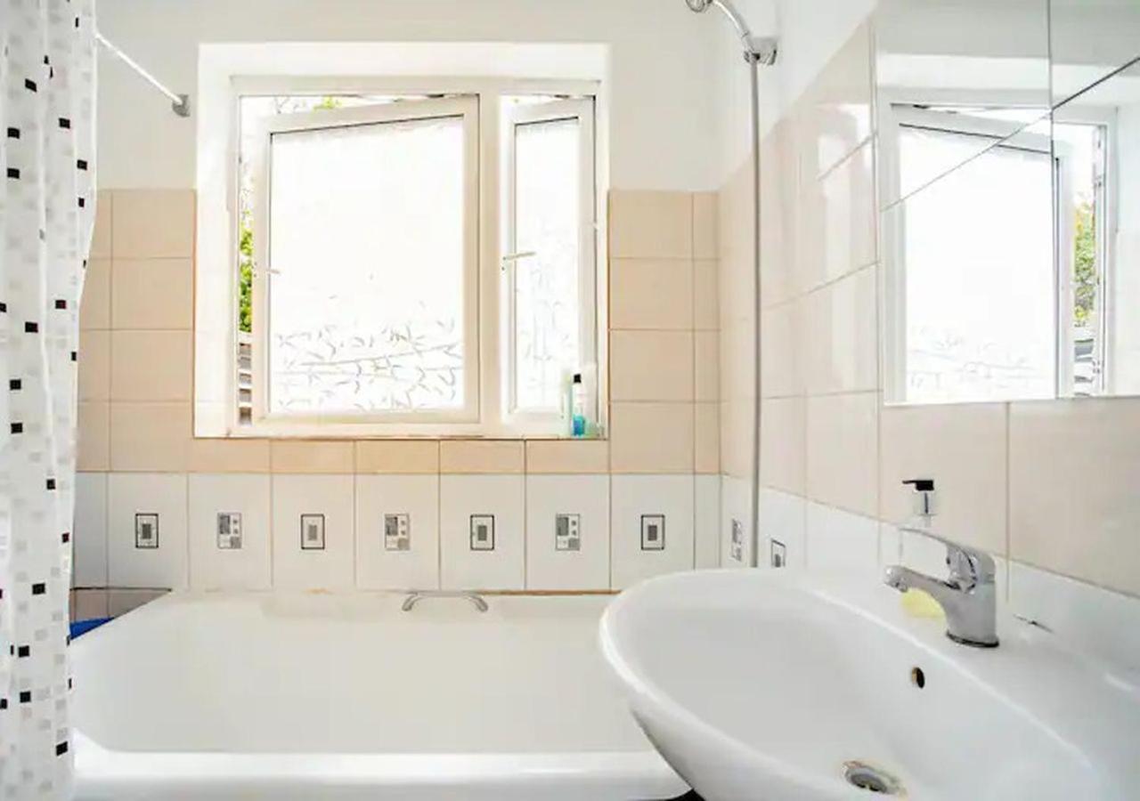 Homestay Near Tottenham Hotspur Stadium Londres Exterior foto